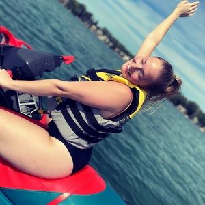 Meet your Posher, Kayla